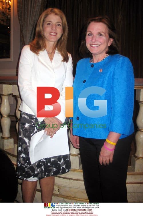 Caroline Kennedy Schlossberg receives Mother of the Year Award