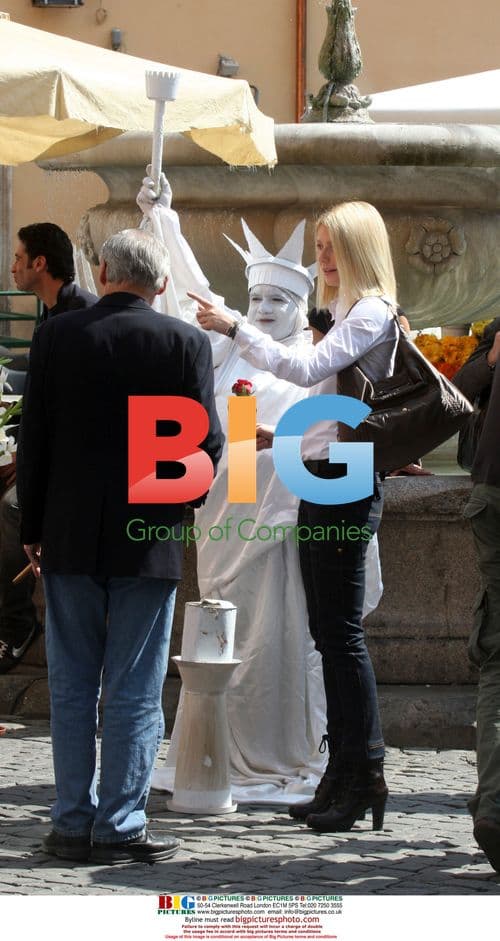 Gwyneth Paltrow films Tod's shoe ad in Rome