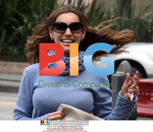 Kelly Brook and mom get waxed in LA