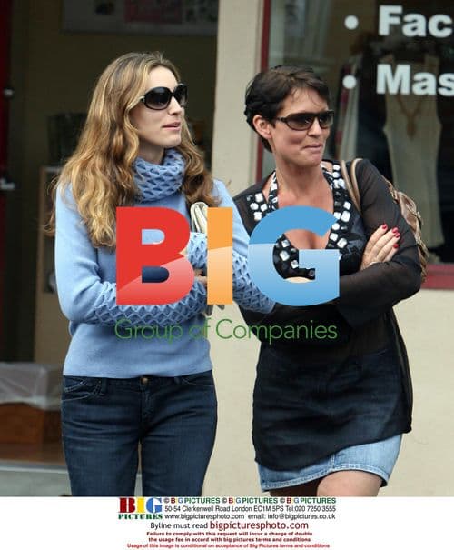 Kelly Brook gets a wax with her mom in LA