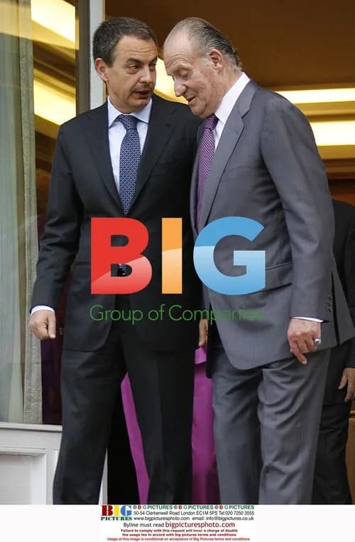 King Juan Carlos chairs cabinet meeting