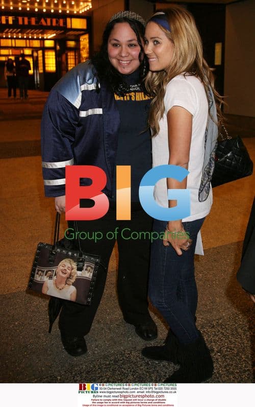 Lauren Conrad Leaves MTV, Buys Pizza