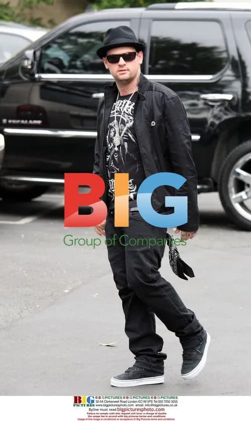 Benji Madden escorts Paris Hilton