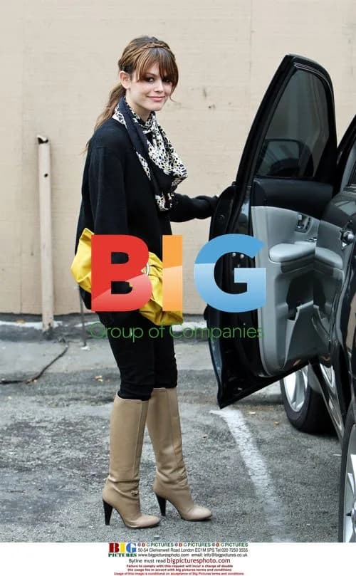 Rachel Bilson Grabs Lunch