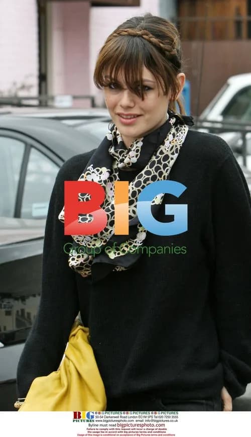 Rachel Bilson Grabs Lunch