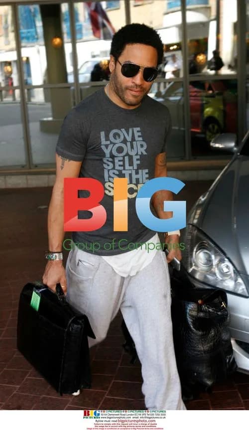 Lenny Kravitz leaves London hotel