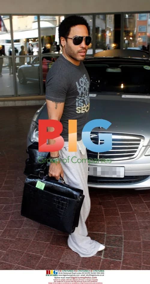 Lenny Kravitz leaving London hotel