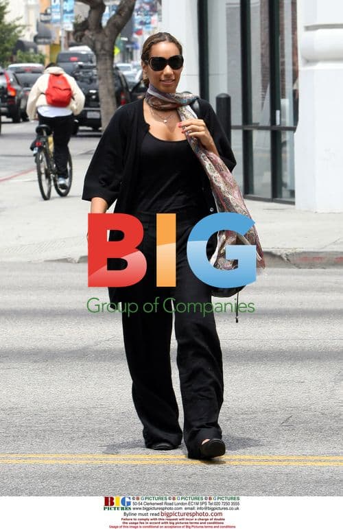 Leona Lewis Goes Shopping in LA