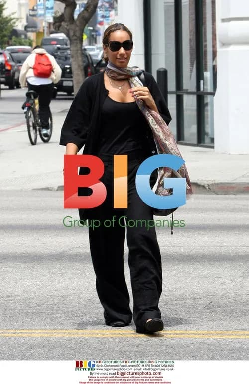 Leona Lewis Goes Shopping in LA