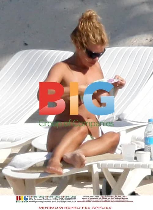 Billie Piper and Laurence Fox on holiday in Mauritius