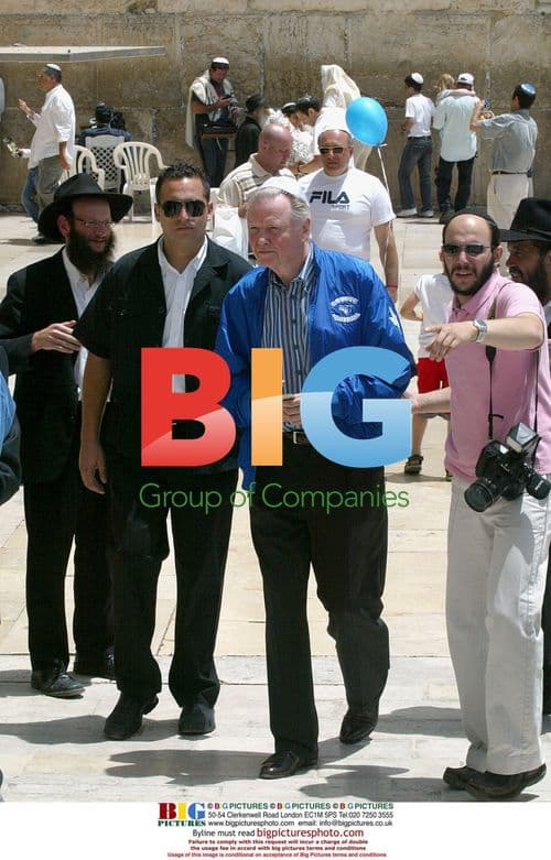 John Voight visits Wailing Wall in Jerusalem
