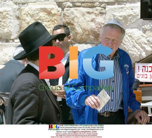 John Voight visits Wailing Wall in Jerusalem