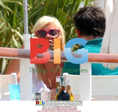 Lily Allen relaxing on French Riviera vacation
