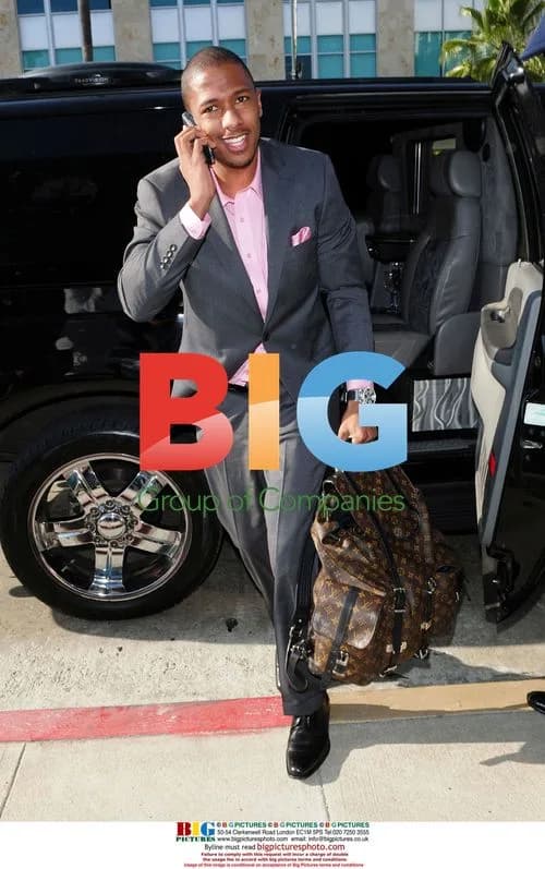 Nick Cannon Runs Errands for Mariah Carey