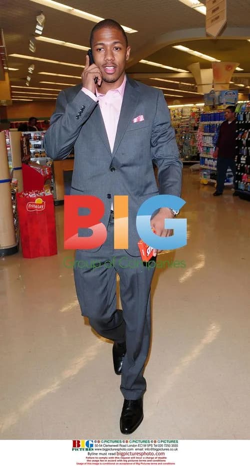 Nick Cannon runs errands for Mariah Carey