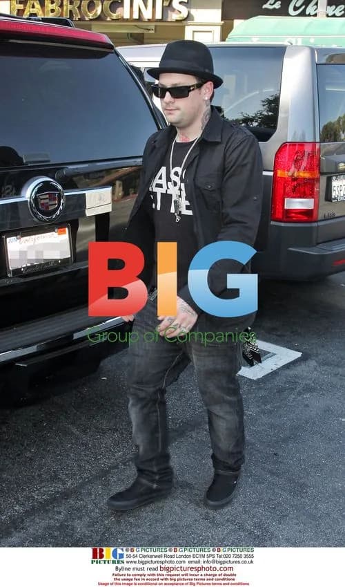 Paris Hilton and Benji Madden grab coffee, shop