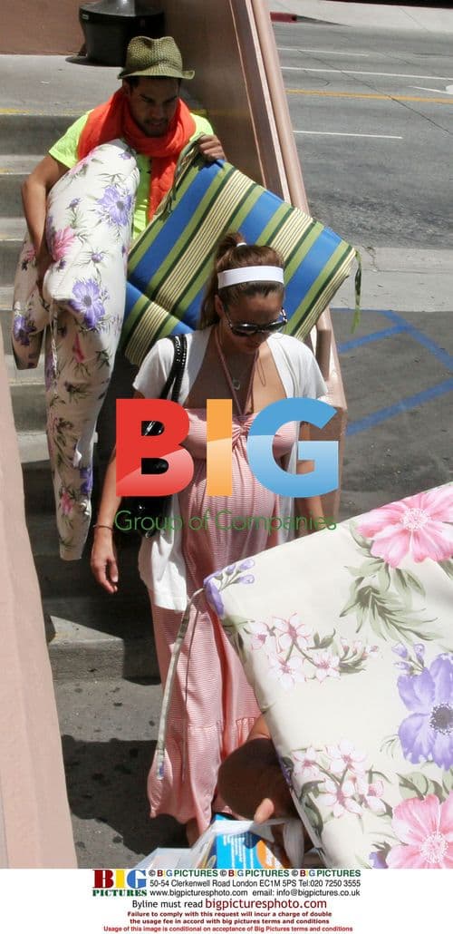 Jessica Alba and Cash Warren Shop