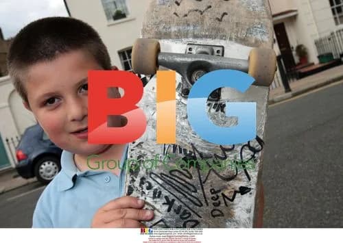 Amy Winehouse Signs Skateboards