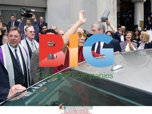 Dalai Lama receives honorary doctorate in London