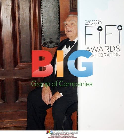 Ernest Borgnine waits behind scrim at FiFi Awards