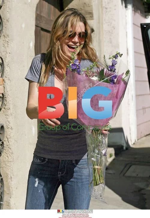 Ellen Pompeo buys outdoor furniture