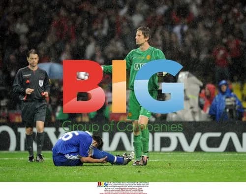 Van Der Sar Celebrates with Dejected Terry