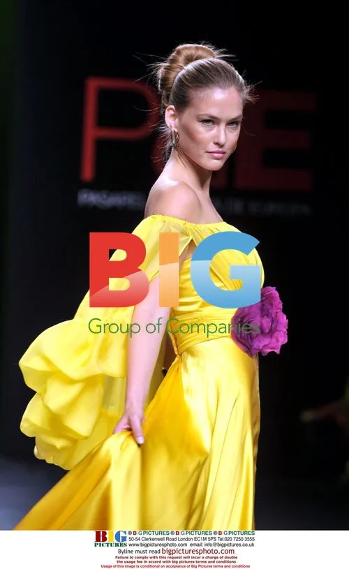Bar Refaeli at 'Puerta de Europa' nuptial catwalk