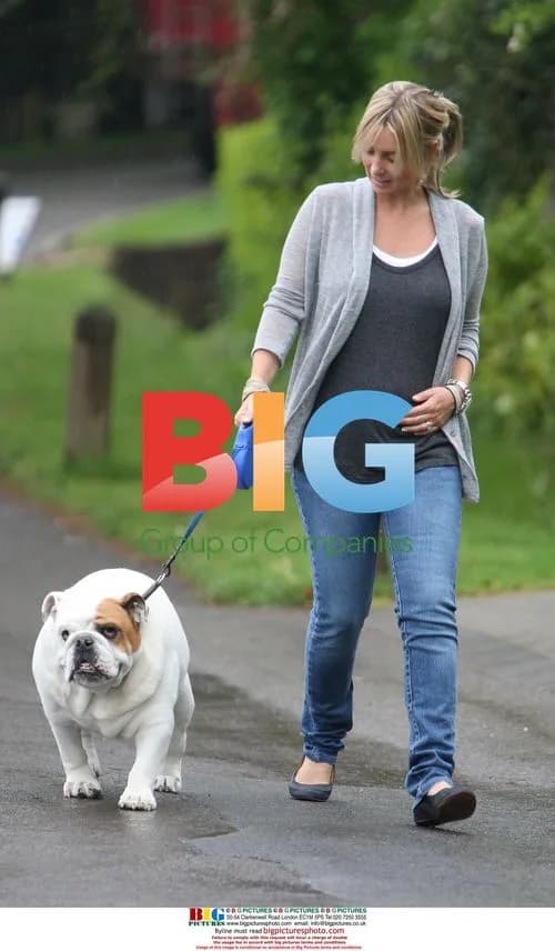 Louise Redknapp Pregnant and Walking Dogs