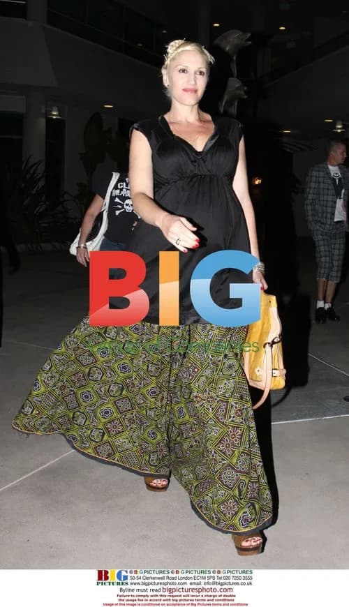 Gwen Stefani Meets No Doubt Bandmates