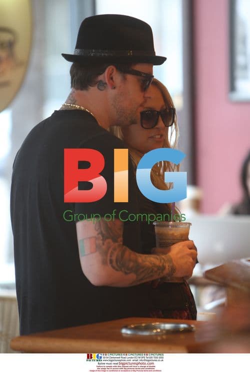Nicole Richie and Joe Madden get coffee