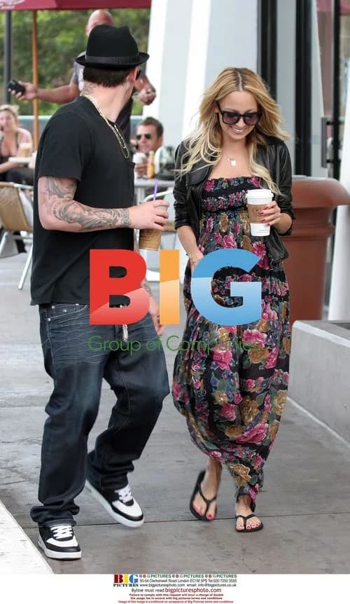 Nicole Richie and Joe Madden get coffee