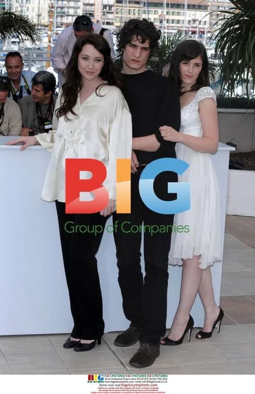 Cast of 'La frontiere de l'aube' at Cannes