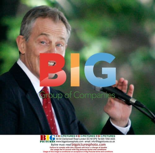 Tony Blair addresses Yale graduates