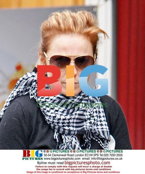 Geri Halliwell shopping at Highgate Pharmacy