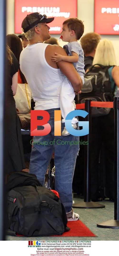 Katie Price and family depart from Orlando