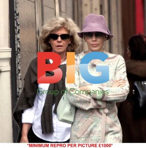Kylie Minogue and her mom in Paris
