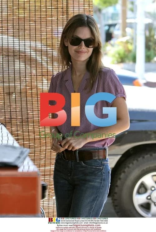 Rachel Bilson runs errands with mom