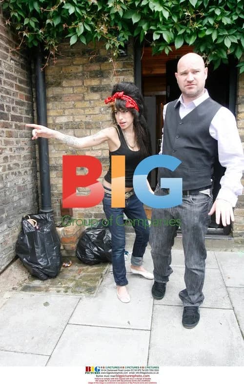 Amy Winehouse Outside Home