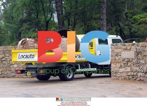 Angelina Jolie and Brad Pitt Quad Shopping