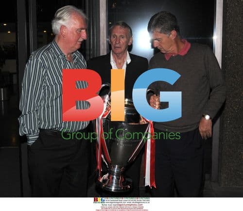 George Best's sister with Man Utd European Cup winners