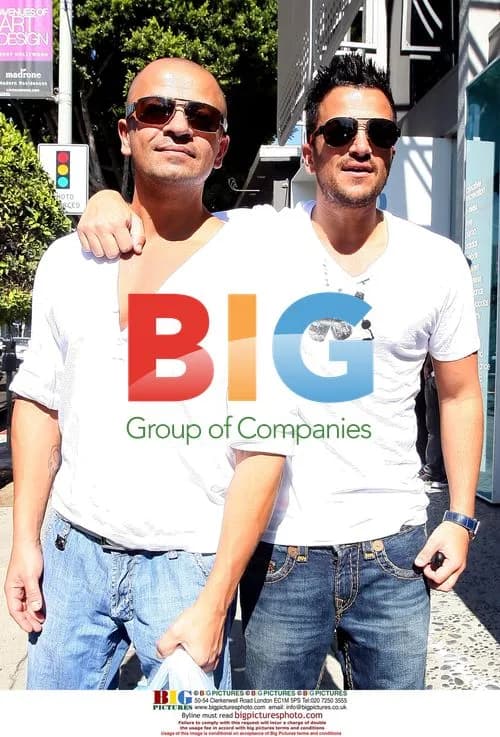 Peter Andre shops with brother in LA