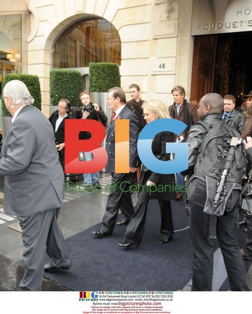 Roger Moore Receives National Order of Arts and Letters