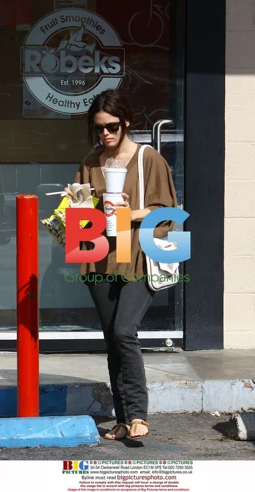Rachel Bilson and Hayden Christensen at 'Robecks'