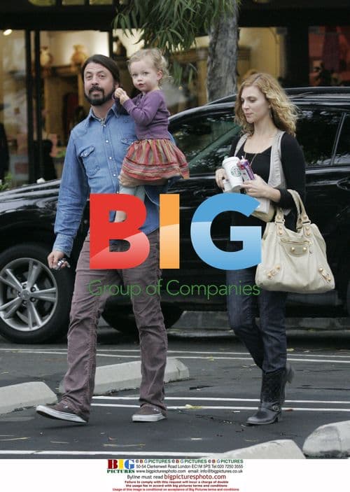 Dave Grohl takes family for stroll in Bel-Air