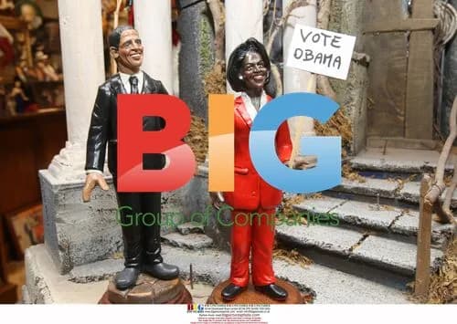 Craftsman Genny Virgilio's Obama models in Naples, Italy