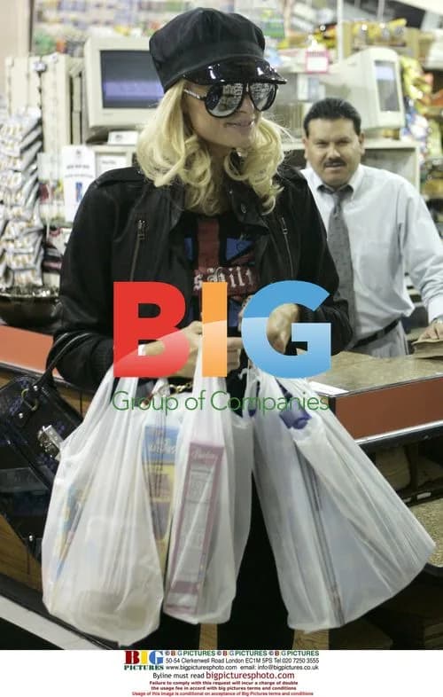 Paris Hilton Goes Grocery Shopping