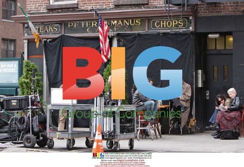 Eva Mendes on film set