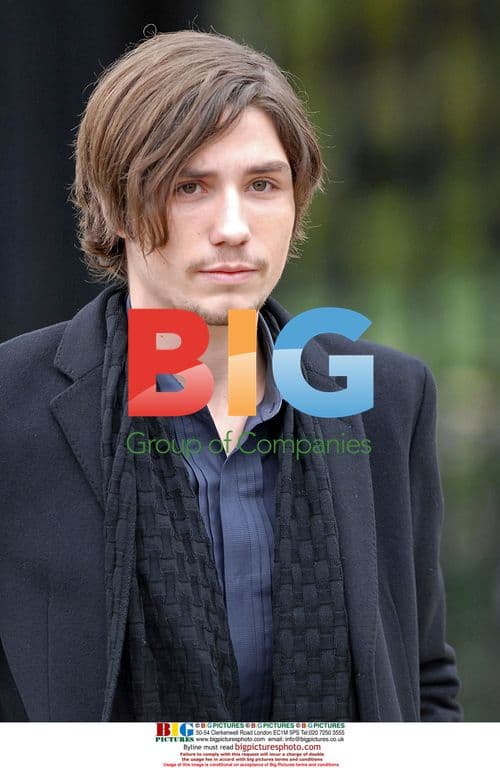 Gossip Girl Cast at Green-Wood Cemetery