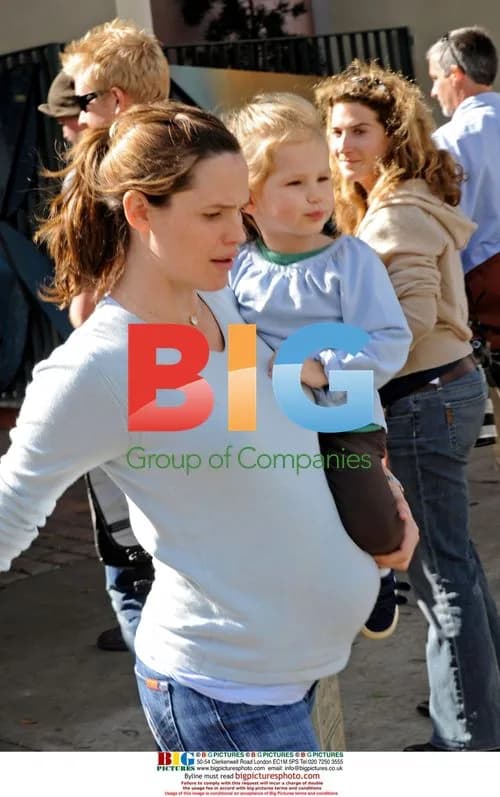 Jennifer Garner and Daughter Violet Leave School