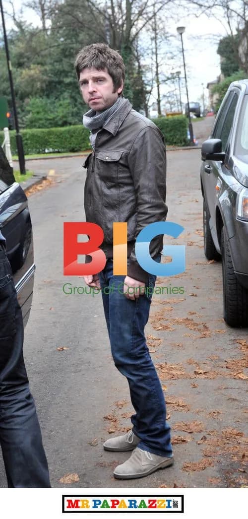 Noel Gallagher Leaving Hotel